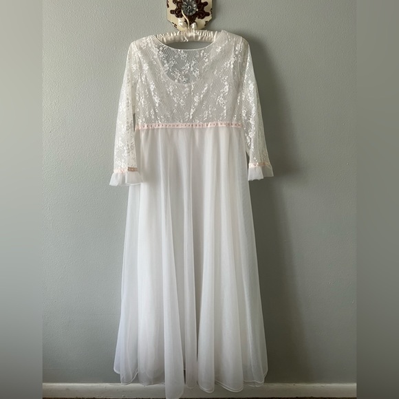 Vintage Radcliffe Peingnor Robe and Nightgown Set White Lace Medium 50’s EVC - Picture 5 of 14